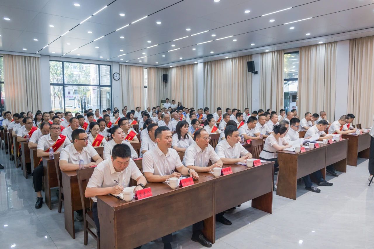喜報！易順建工集團(tuán)與總經(jīng)理李晉恒雙雙榮獲松溪縣“6·9”極端暴雨洪澇災(zāi)害防御優(yōu)秀表彰。